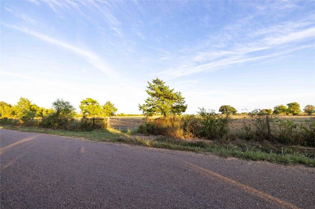 1061 E Fuchs Road, Carmine, TX 78932