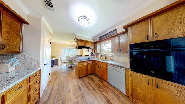 6126 Fox Ridge Drive, Angleton, TX 77515