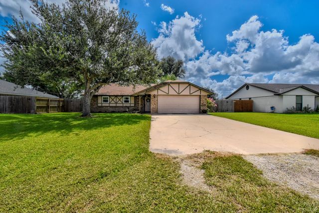 6126 Fox Ridge Drive, Angleton, TX 77515