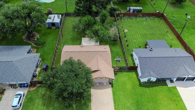 6126 Fox Ridge Drive, Angleton, TX 77515