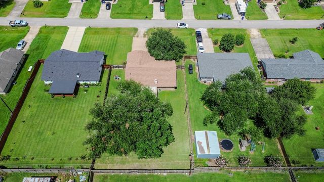 6126 Fox Ridge Drive, Angleton, TX 77515
