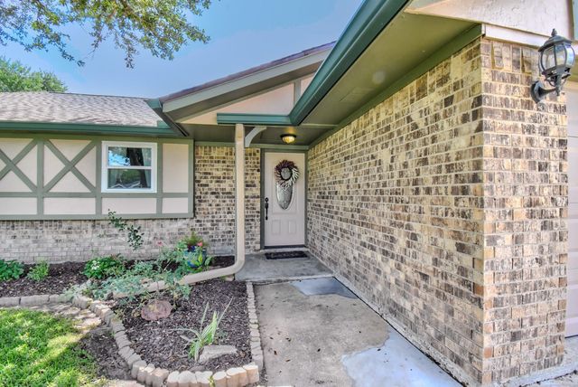 6126 Fox Ridge Drive, Angleton, TX 77515