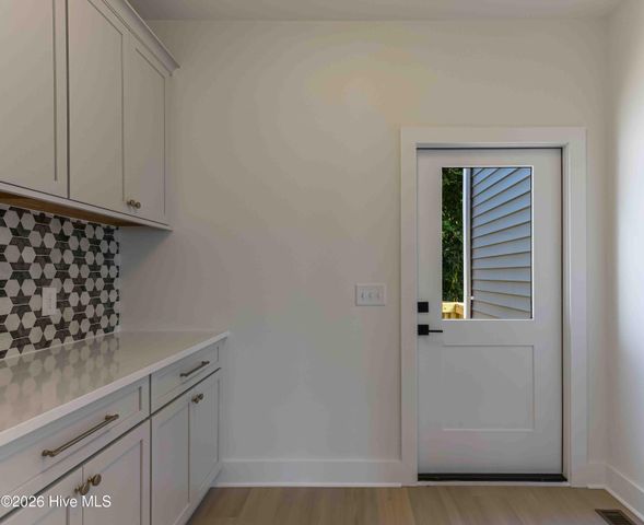 455 W New Hampshire Avenue, Southern Pines, NC 28387