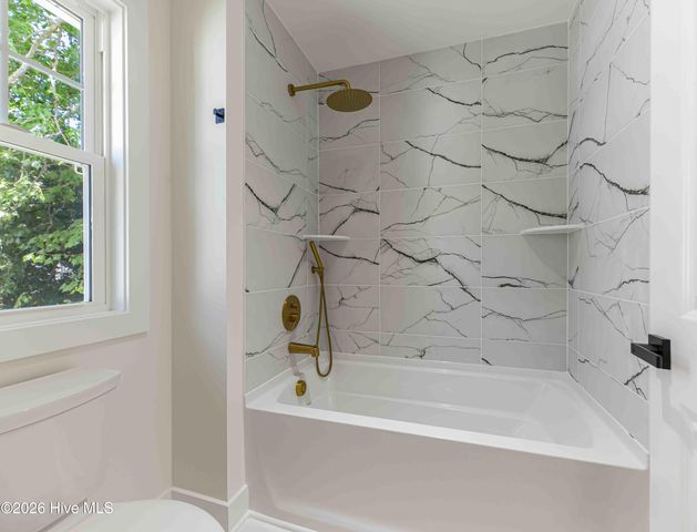 455 W New Hampshire Avenue, Southern Pines, NC 28387