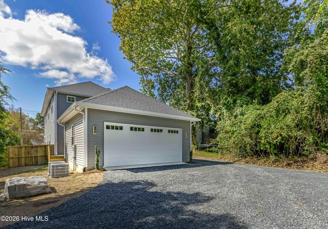 455 W New Hampshire Avenue, Southern Pines, NC 28387