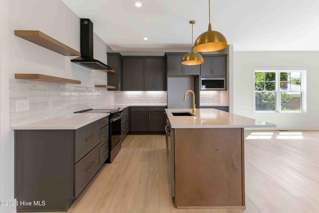 455 W New Hampshire Avenue, Southern Pines, NC 28387