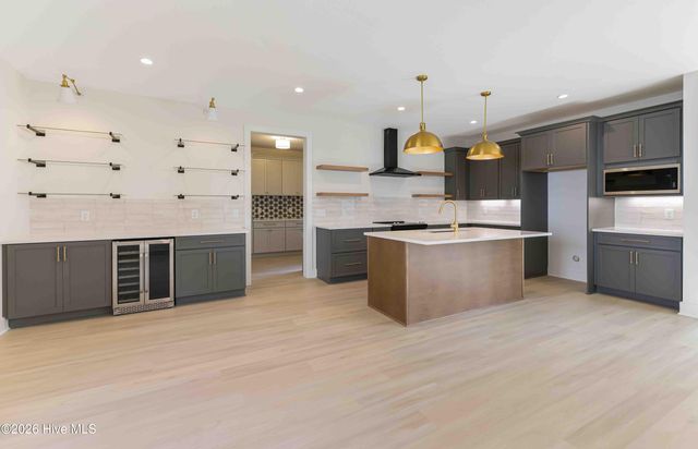 455 W New Hampshire Avenue, Southern Pines, NC 28387