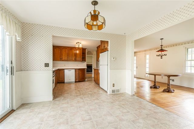 214 Huckleberry Road, Farmington, NY 14425