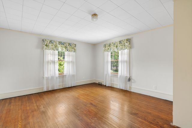 308 Forest Road, Davenport, IA 52803