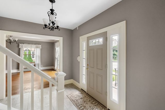 308 Forest Road, Davenport, IA 52803