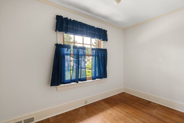 308 Forest Road, Davenport, IA 52803