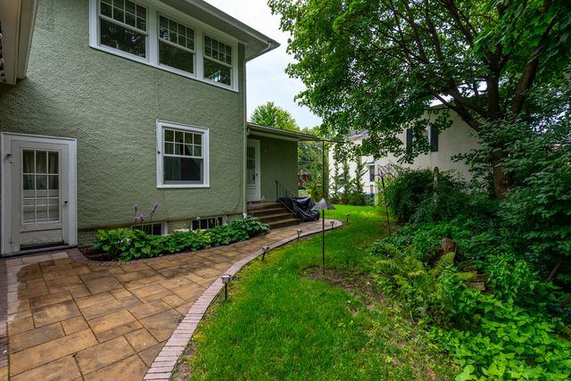 308 Forest Road, Davenport, IA 52803