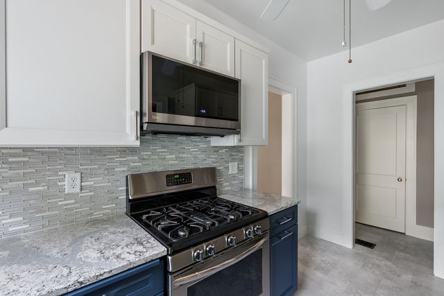 308 Forest Road, Davenport, IA 52803