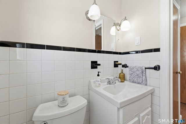 18 Saint James Street, West Hartford, CT 06119