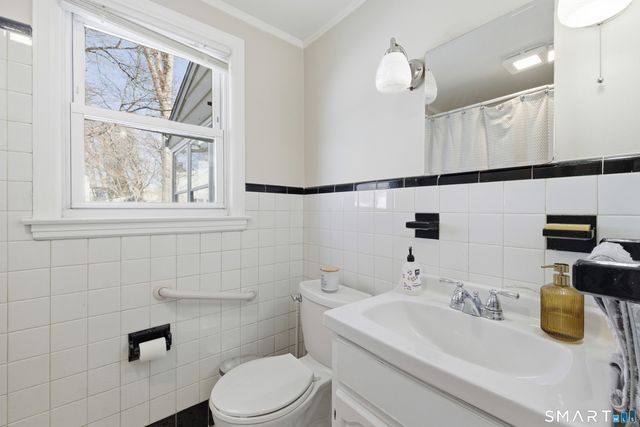 18 Saint James Street, West Hartford, CT 06119