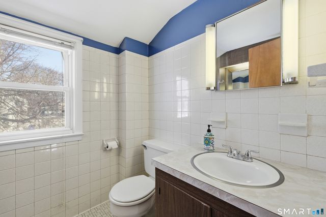 18 Saint James Street, West Hartford, CT 06119