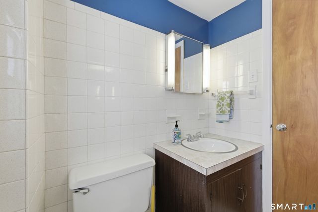 18 Saint James Street, West Hartford, CT 06119