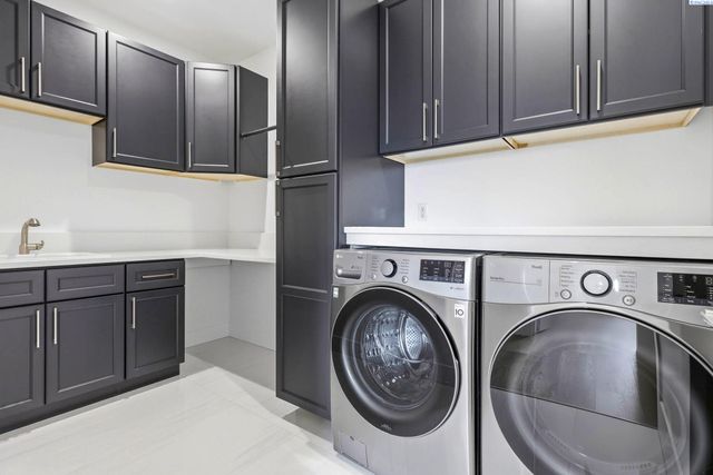 7467 W 22nd, Kennewick, WA 99338