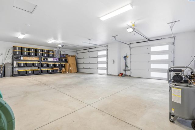 7467 W 22nd, Kennewick, WA 99338