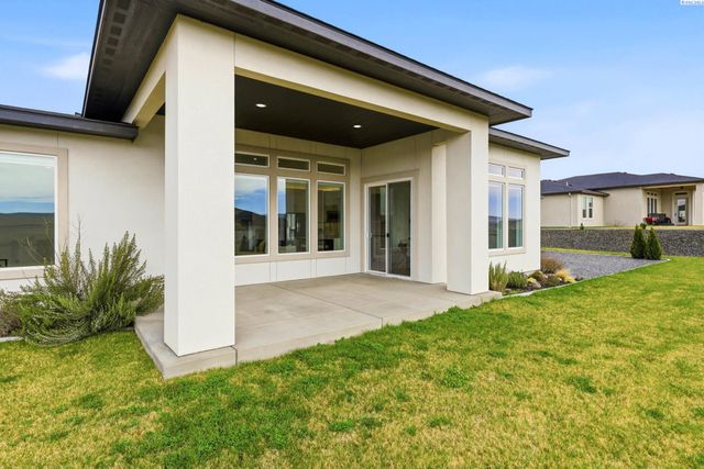 7467 W 22nd, Kennewick, WA 99338