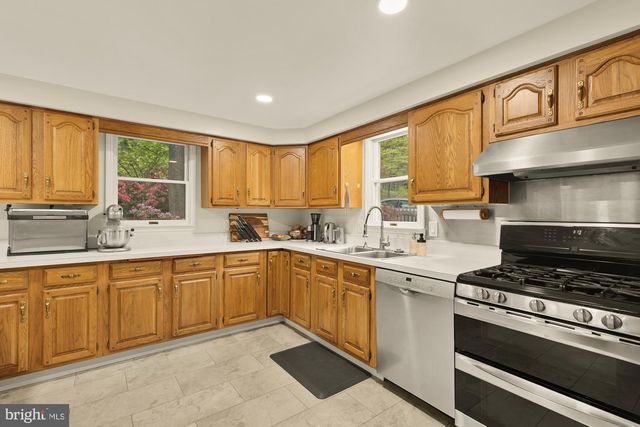 8323 HADDON DR, Takoma Park, MD 20912