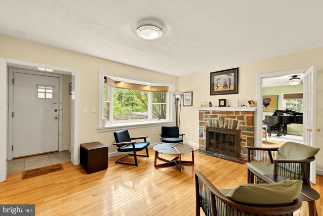 8323 HADDON DR, Takoma Park, MD 20912