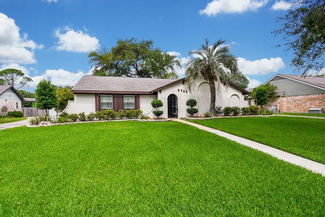 2747 Durban Drive, Houston, TX 77043