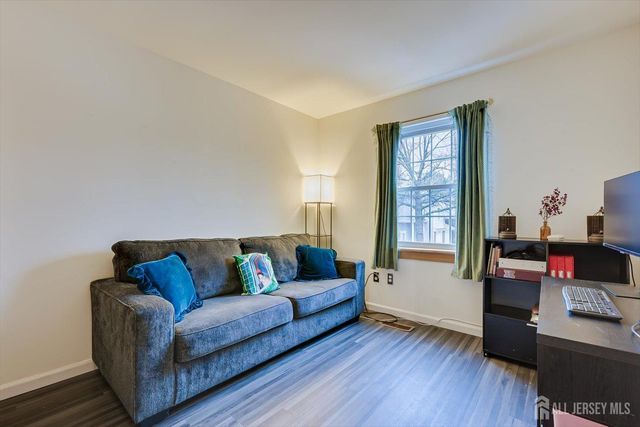 63 Renaissance Lane, New Brunswick, NJ 08901