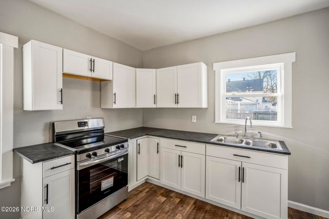 2837 Airport Highway, Toledo, OH 43609