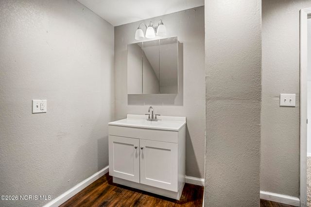 2837 Airport Highway, Toledo, OH 43609