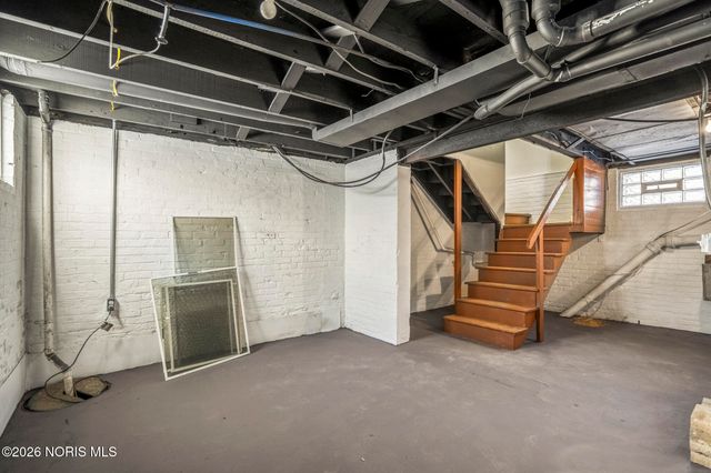 2837 Airport Highway, Toledo, OH 43609