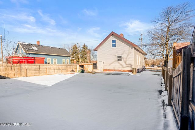 2837 Airport Highway, Toledo, OH 43609