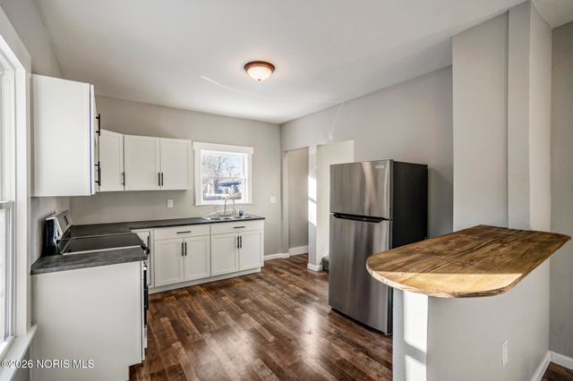 2837 Airport Highway, Toledo, OH 43609