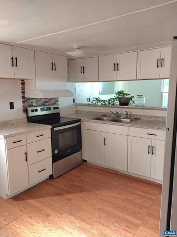 454 KENTS MILL RD, Louisa, VA 23093