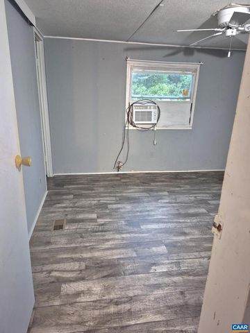 454 KENTS MILL RD, Louisa, VA 23093