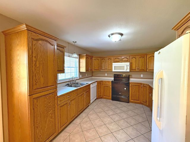2625 S Schifferdecker Avenue, Joplin, MO 64804