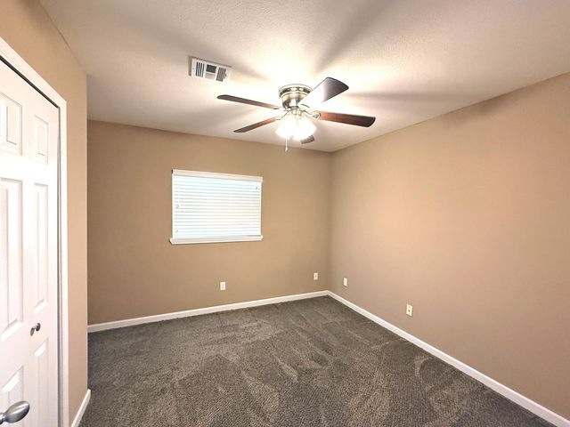 2625 S Schifferdecker Avenue, Joplin, MO 64804