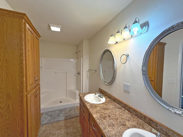 2625 S Schifferdecker Avenue, Joplin, MO 64804