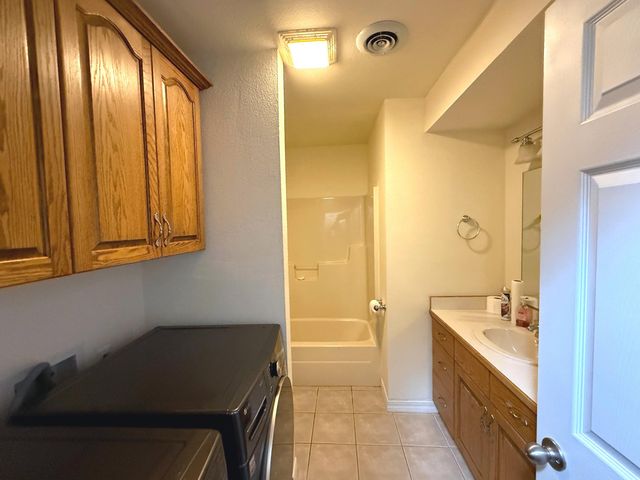 2625 S Schifferdecker Avenue, Joplin, MO 64804