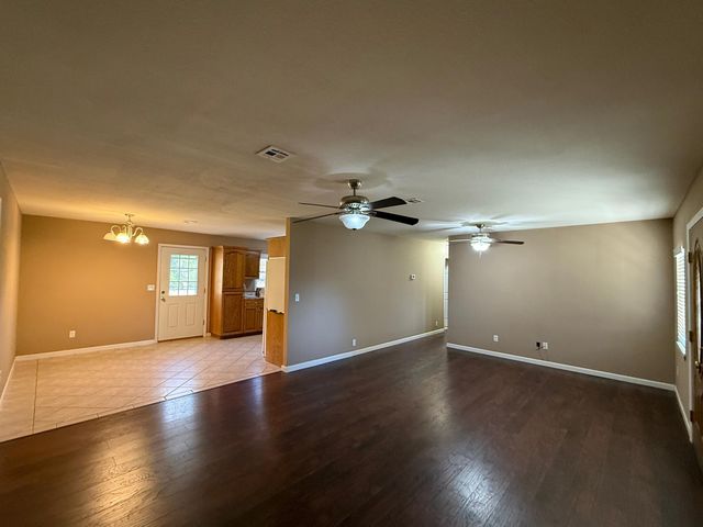 2625 S Schifferdecker Avenue, Joplin, MO 64804