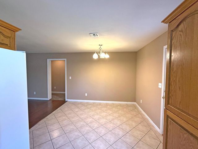 2625 S Schifferdecker Avenue, Joplin, MO 64804