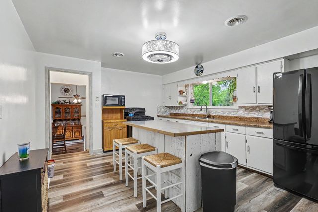1363 S Quarterline Road, Muskegon, MI 49442