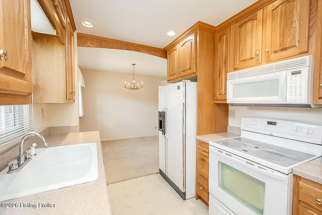3501 Mina Ct, Louisville, KY 40220