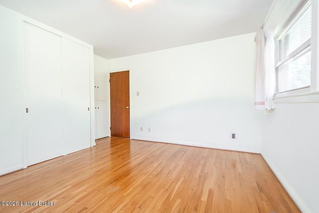 3501 Mina Ct, Louisville, KY 40220