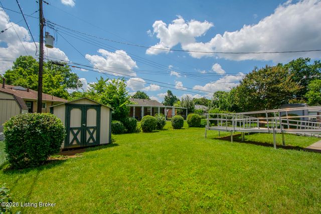 3501 Mina Ct, Louisville, KY 40220
