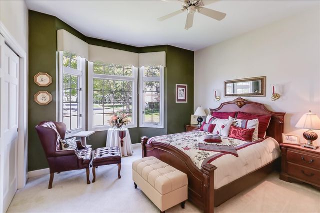 8 Canterbury Court, Lake In The Hills, IL 60156