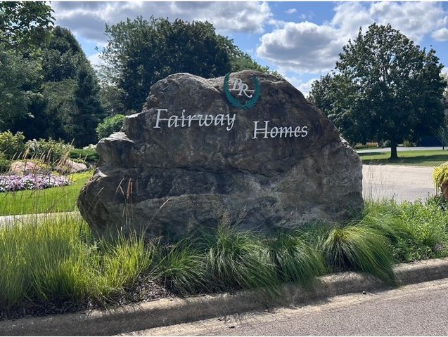 8 Canterbury Court, Lake In The Hills, IL 60156