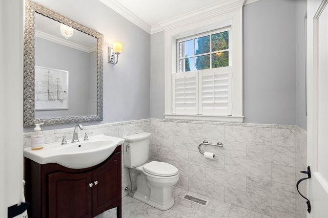 347 High Street, Newburyport, MA 01950
