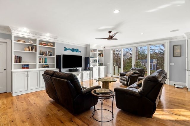 347 High Street, Newburyport, MA 01950