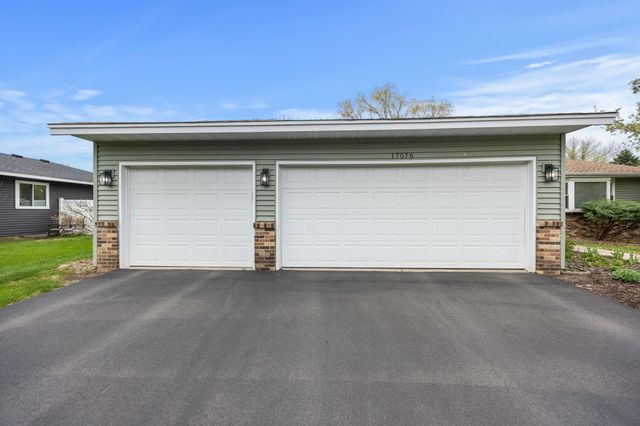 17076 Forfar Court, Lakeville, MN 55024